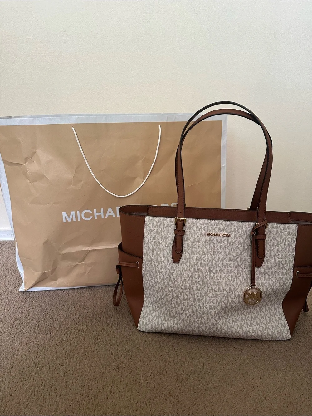 NWT Michael Kors Gilly Large Drawstring Travel Tote